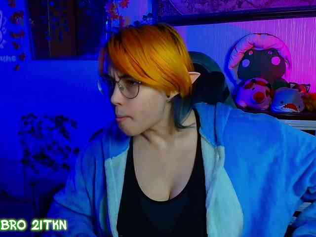 Tricky_Kitsune webcam