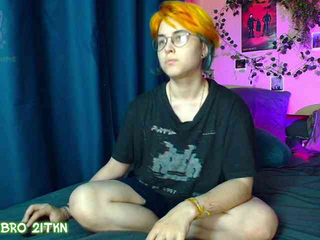 Tricky_Kitsune webcam