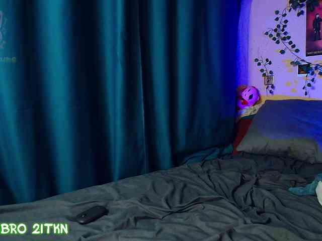 Tricky_Kitsune webcam