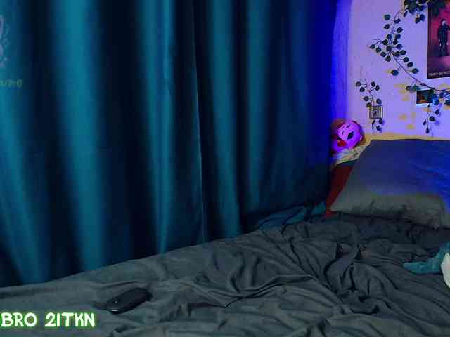 Tricky_Kitsune webcam