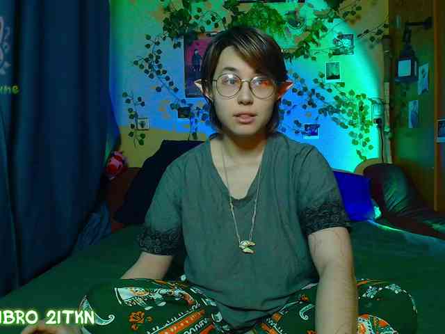 Tricky_Kitsune webcam