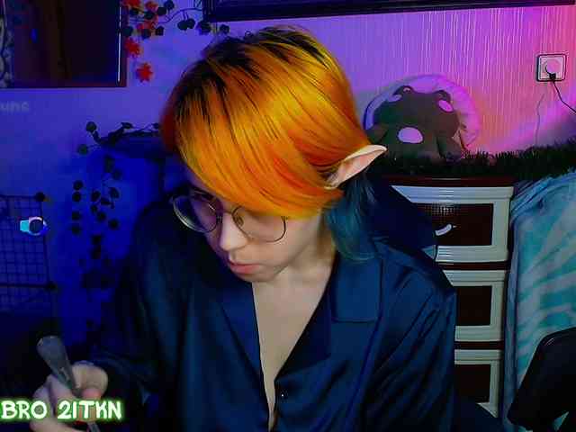 Tricky_Kitsune webcam