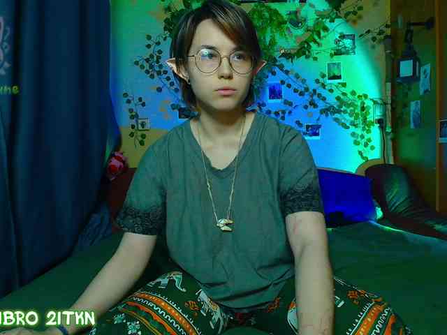 Tricky_Kitsune webcam