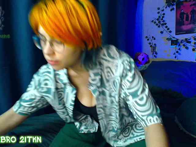 Tricky_Kitsune webcam