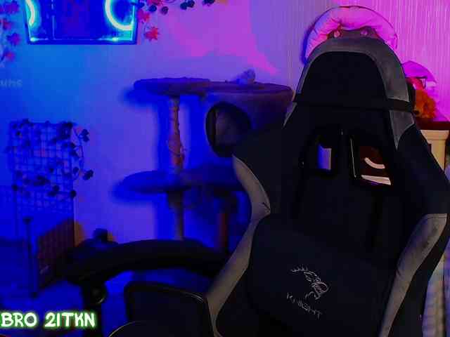 Tricky_Kitsune webcam