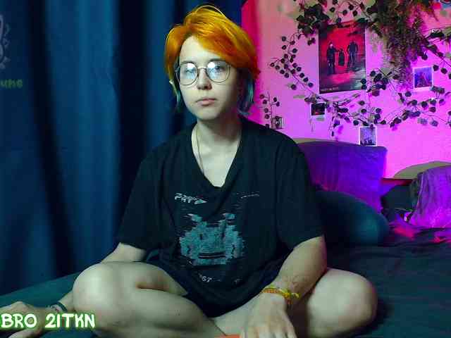 Tricky_Kitsune webcam