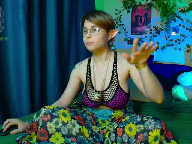Tricky_Kitsune webcam