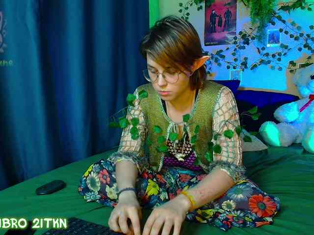 Tricky_Kitsune webcam