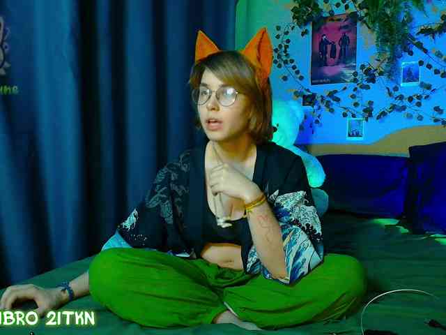 Tricky_Kitsune webcam