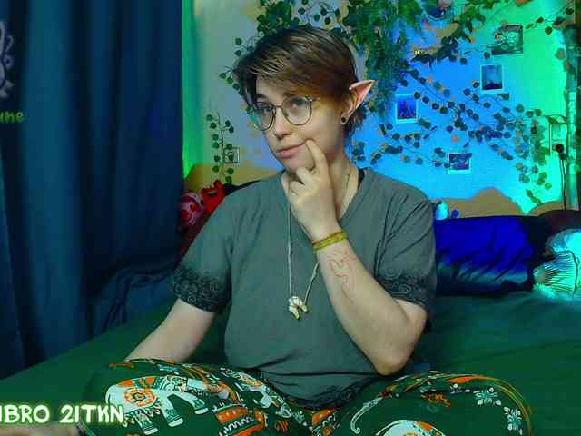 Tricky_Kitsune webcam