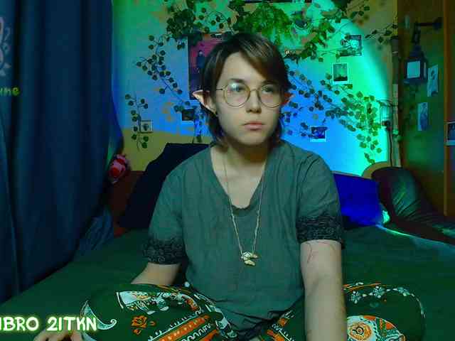 Tricky_Kitsune webcam