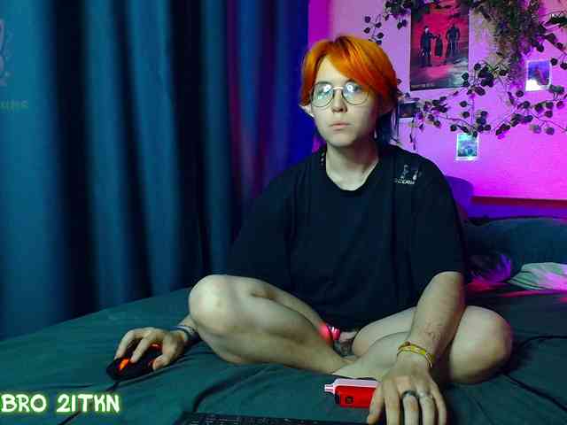 Tricky_Kitsune webcam