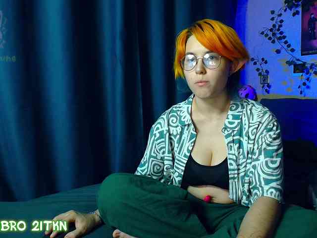 Tricky_Kitsune webcam