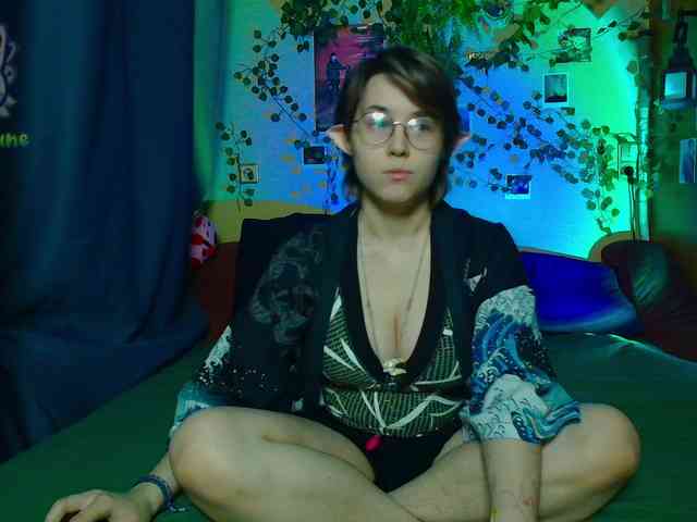 Tricky_Kitsune webcam