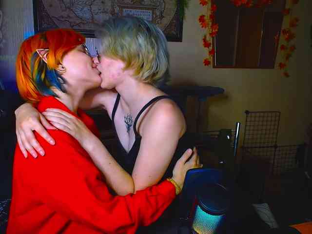 Tricky_Kitsune webcam