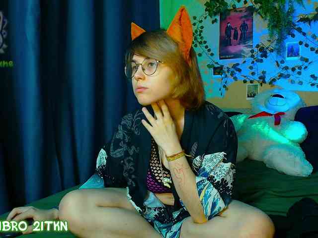 Tricky_Kitsune webcam
