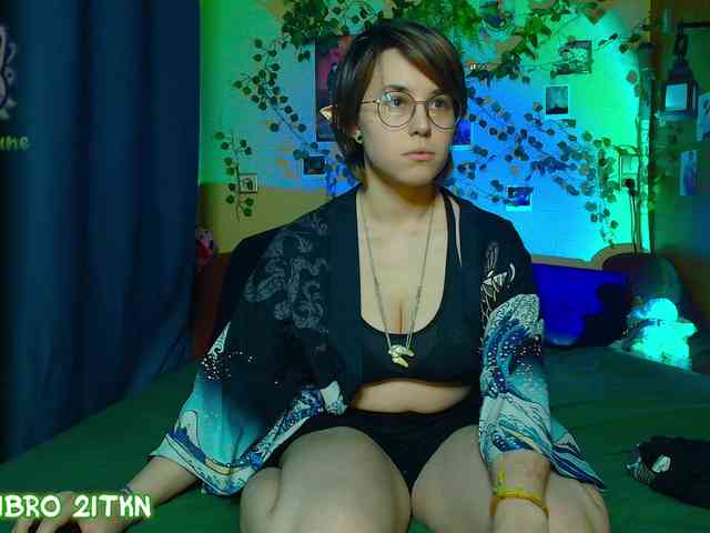 Tricky_Kitsune webcam