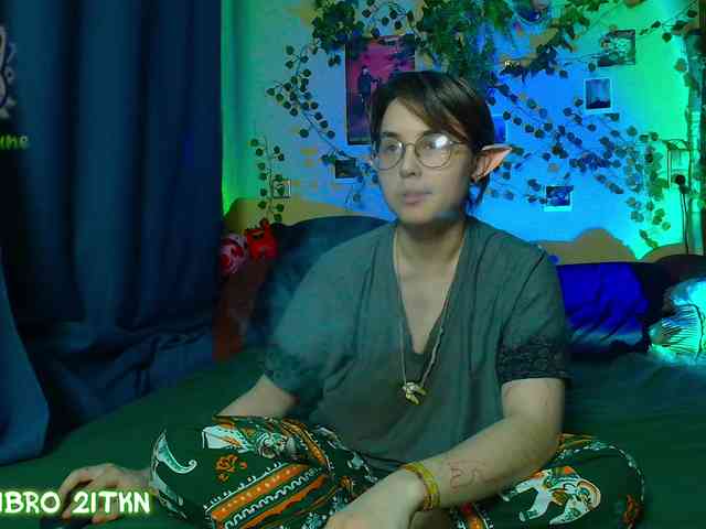 Tricky_Kitsune webcam
