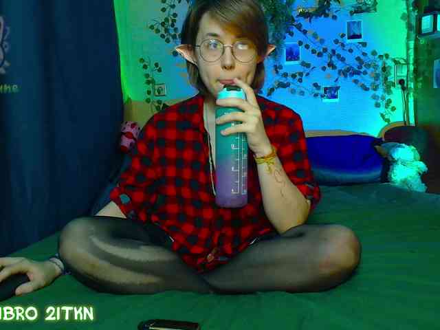 Tricky_Kitsune webcam