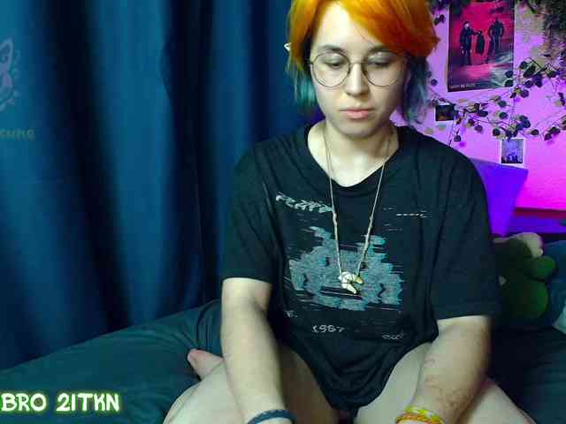 Tricky_Kitsune webcam
