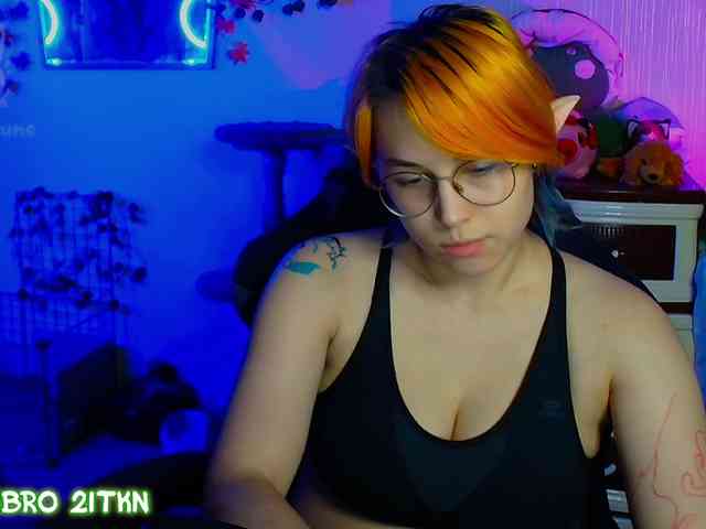 Tricky_Kitsune webcam