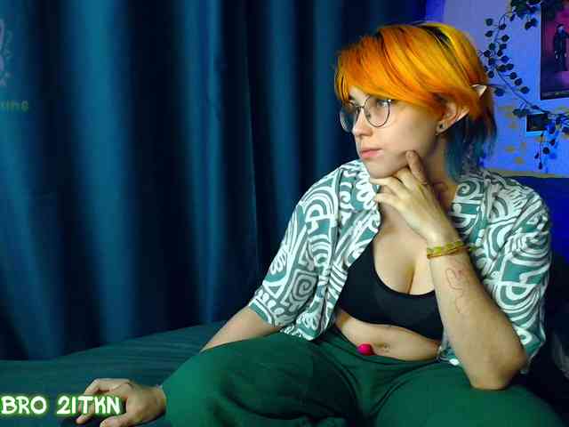 Tricky_Kitsune webcam