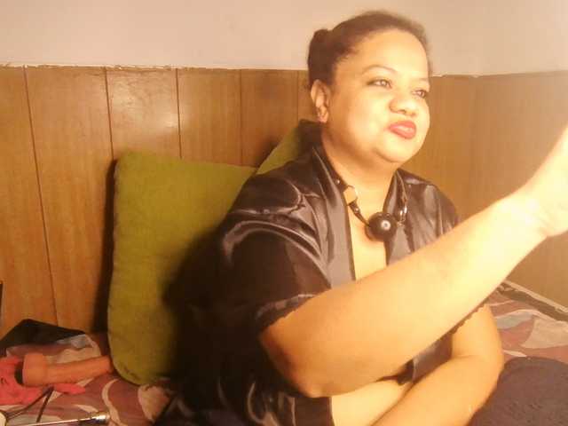 Carlabrasil live cam on BongaCams