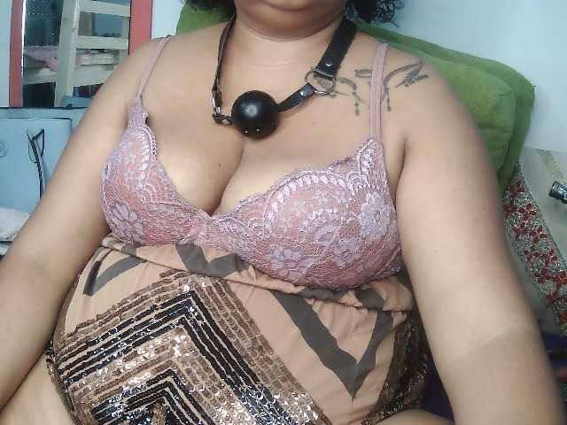 Carlabrasil's BongaCams show and profile