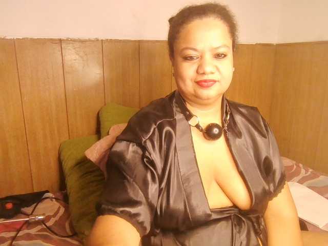 Carlabrasil live cam on BongaCams