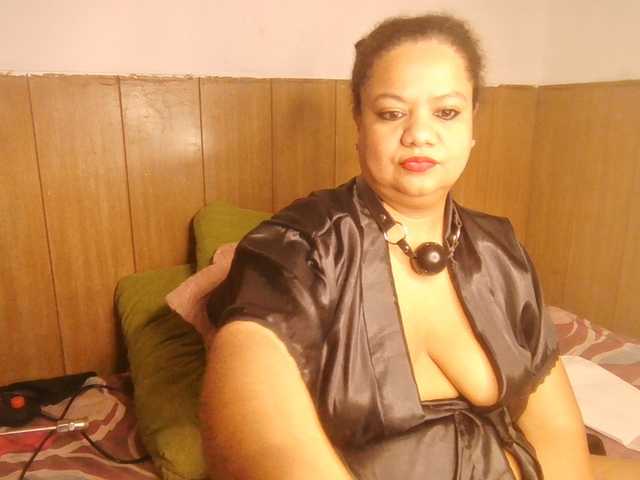 Carlabrasil live cam on BongaCams