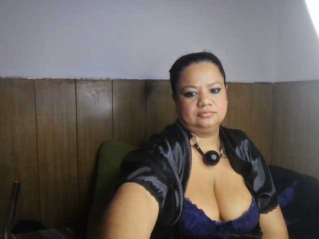 Carlabrasil live cam on BongaCams
