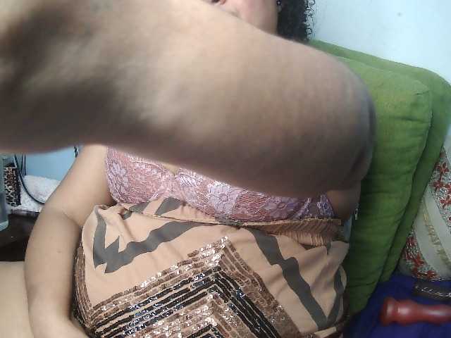 Carlabrasil's BongaCams show and profile