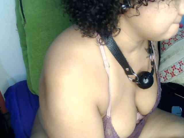 Domme_Carla_Brazil