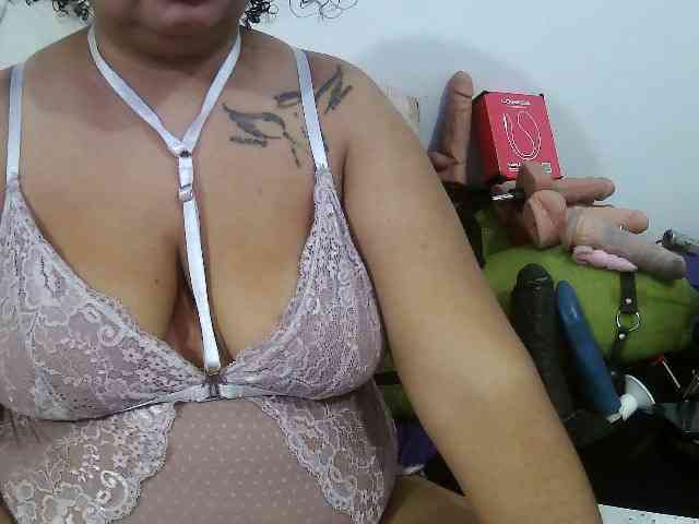 Domme_Carla_Brazil webcam