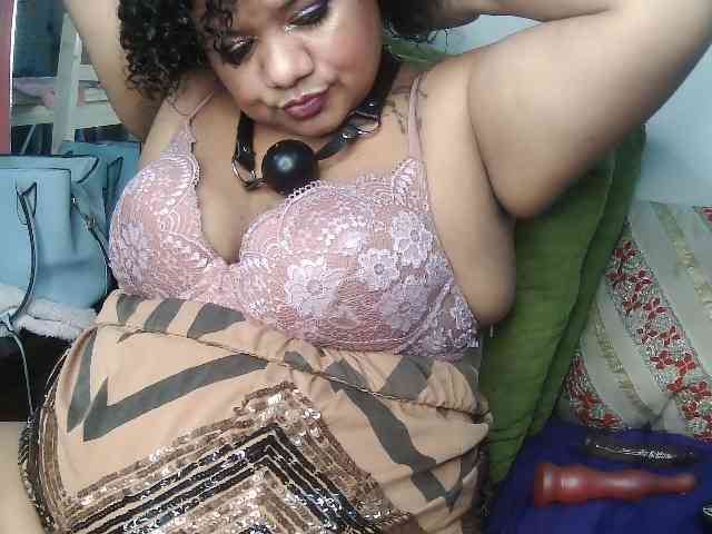 Domme_Carla_Brazil webcam