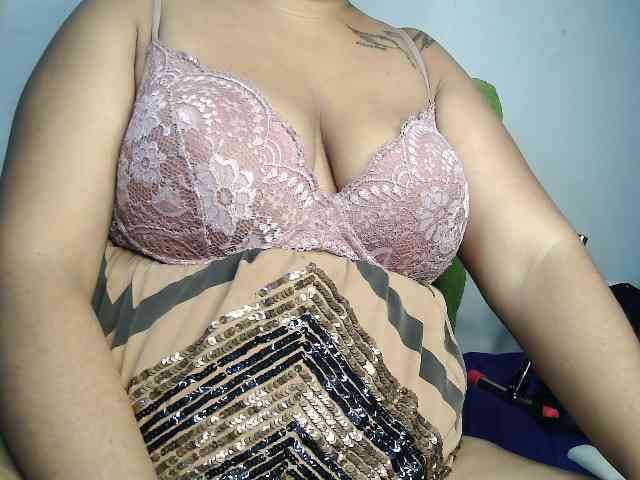 Domme_Carla_Brazil webcam