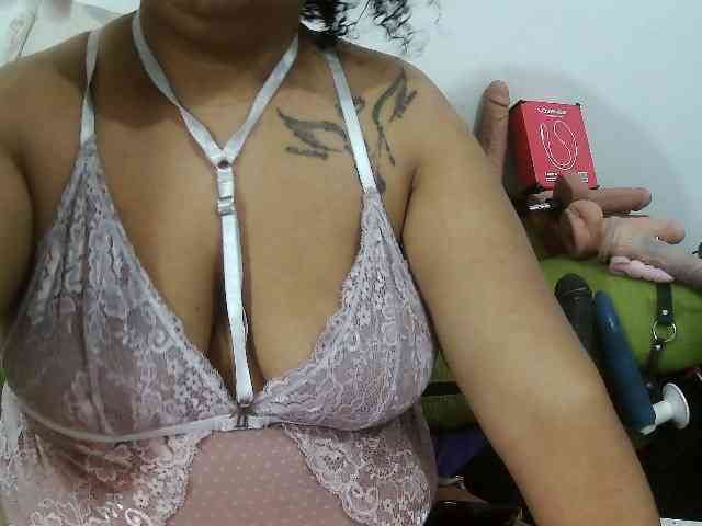 Domme_Carla_Brazil