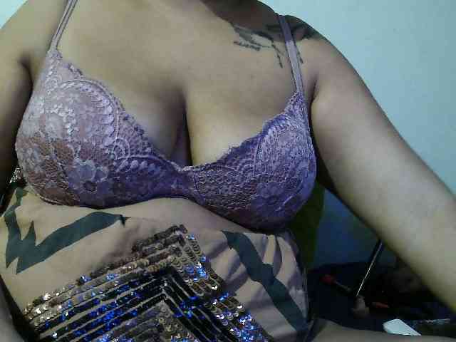 Domme_Carla_Brazil webcam