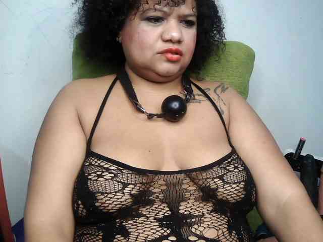 Domme_Carla_Brazil