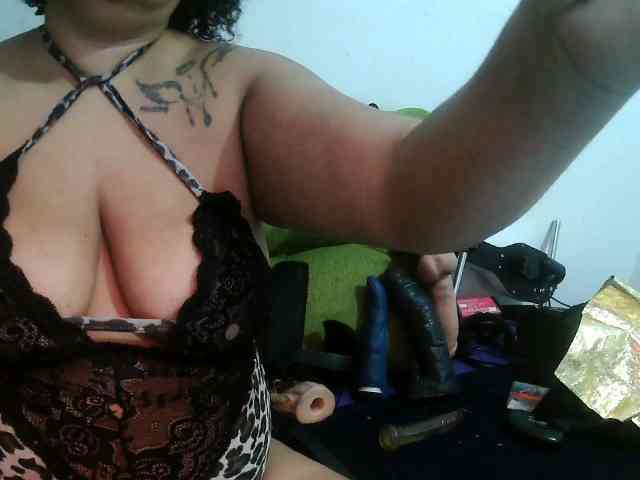Domme_Carla_Brazil