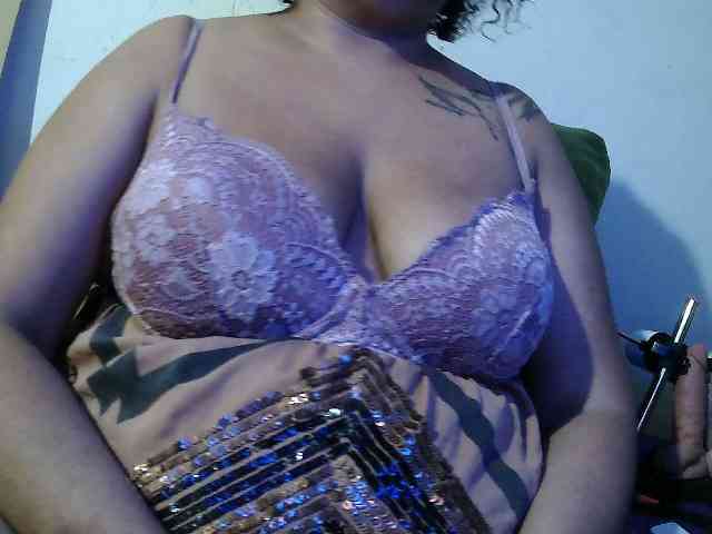 Domme_Carla_Brazil webcam