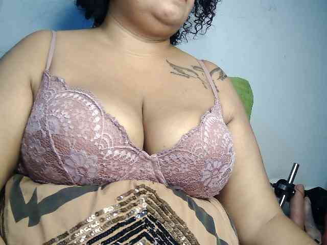 Domme_Carla_Brazil webcam