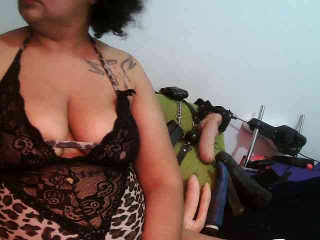 Domme_Carla_Brazil