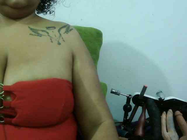 Modelo: Domme_Carla_Brazil