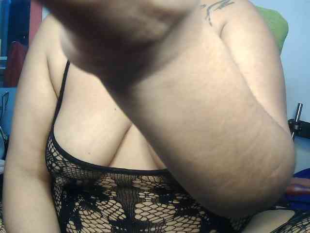 Domme_Carla_Brazil webcam