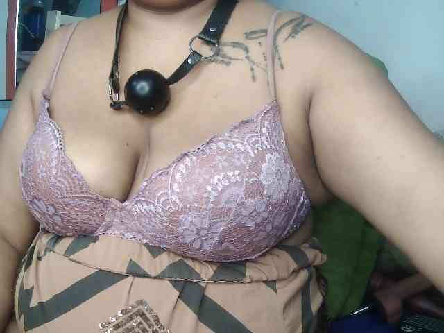 Domme_Carla_Brazil webcam