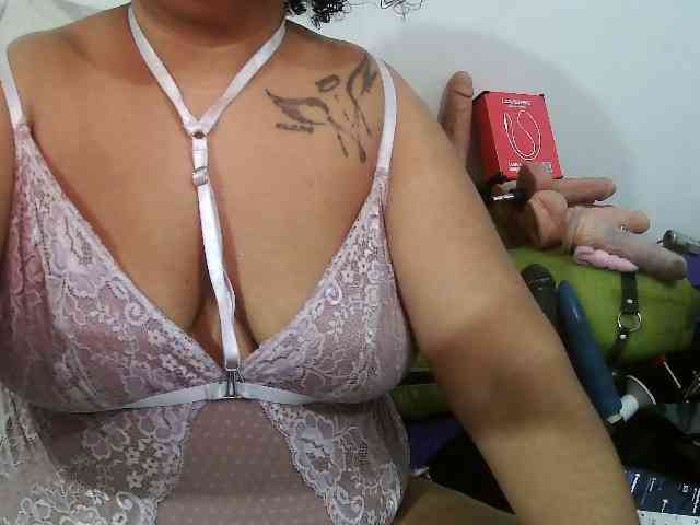 Domme_Carla_Brazil