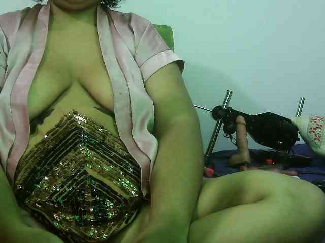 Domme_Carla_Brazil webcam