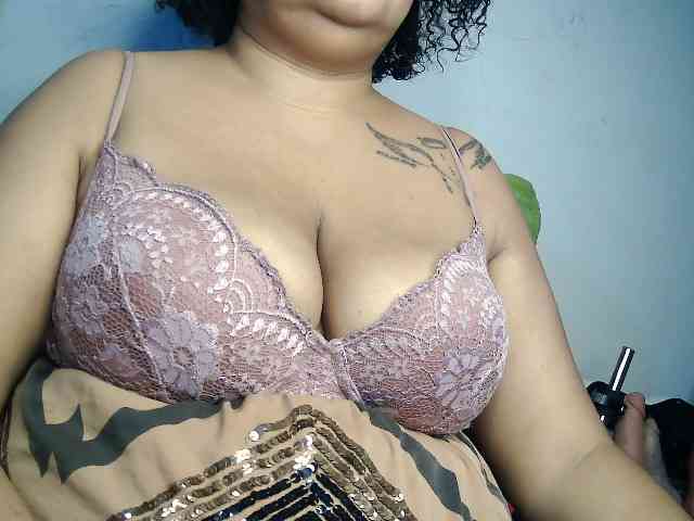 Domme_Carla_Brazil webcam