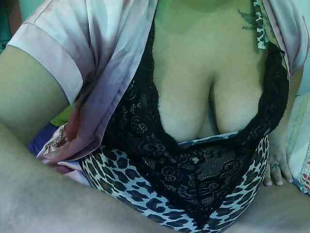 Domme_Carla_Brazil webcam